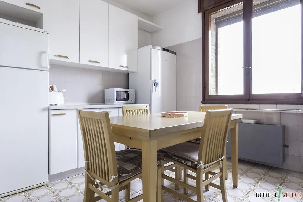 Seven Venice Apartment Mestre Italy