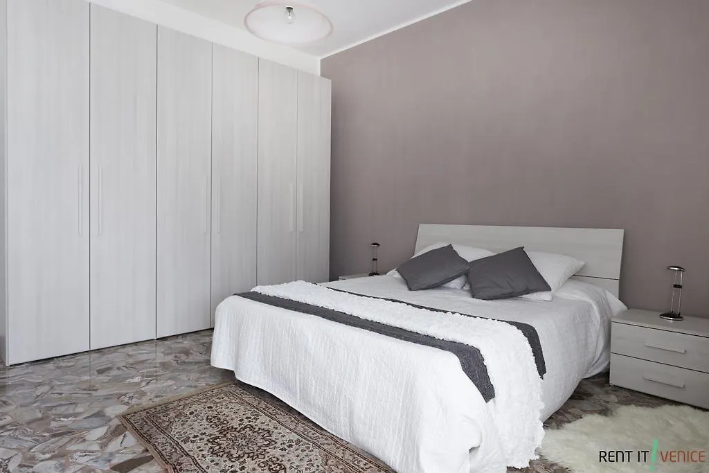 Seven Venice Apartment Mestre 0*,  Italy