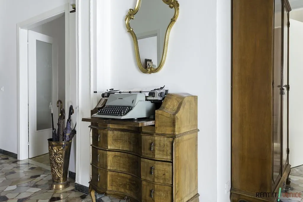 Seven Venice Apartment Mestre Italy