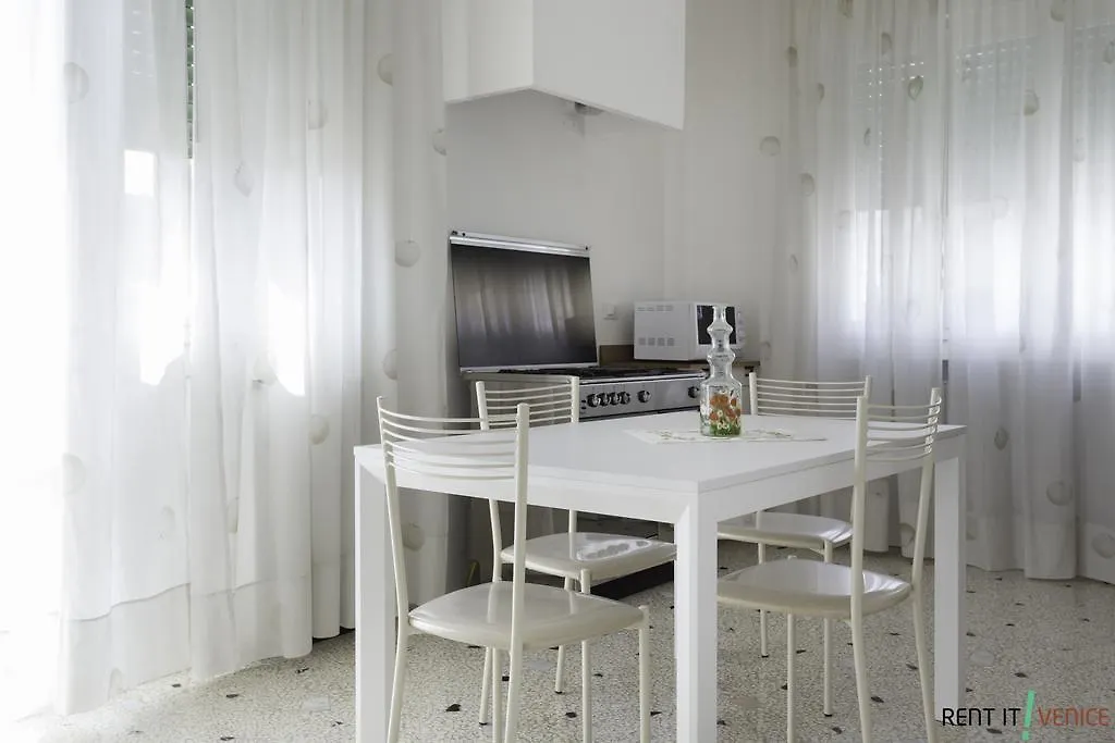 Seven Venice Apartment Mestre Italy