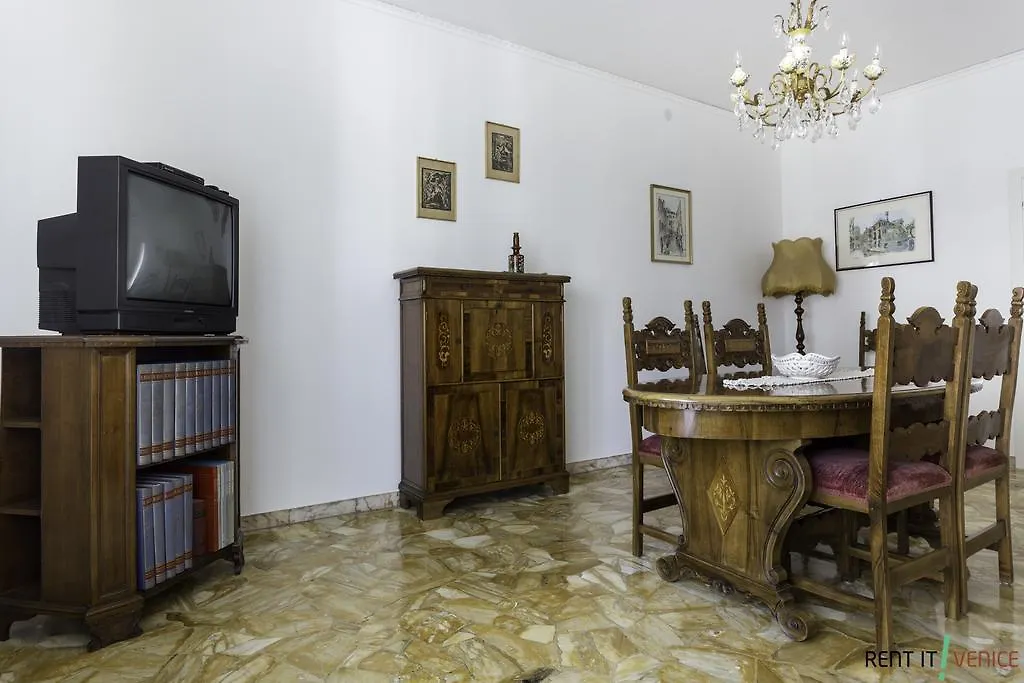 Seven Venice Apartment Mestre 0*,