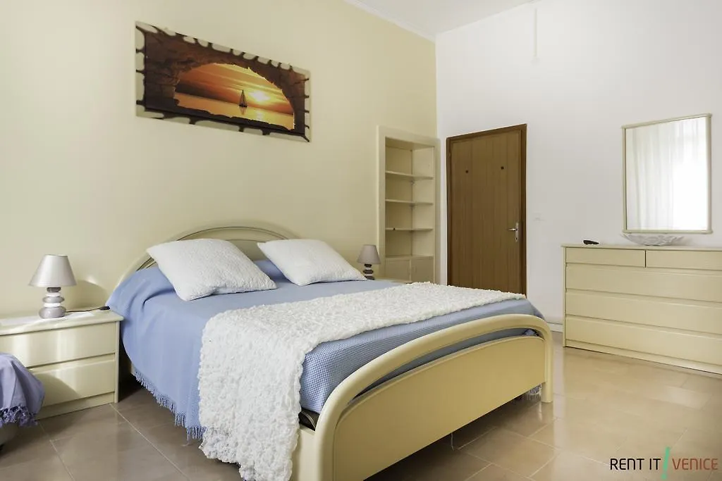 Seven Venice Apartment Mestre Italy
