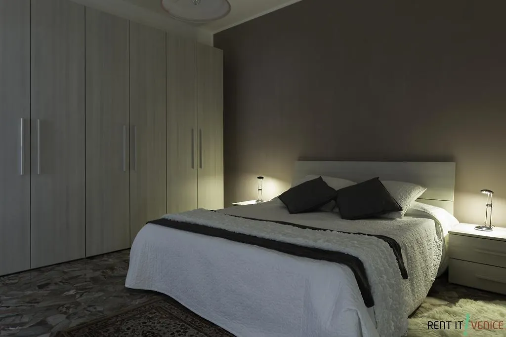 Seven Venice Apartment Mestre 0*,  Italie