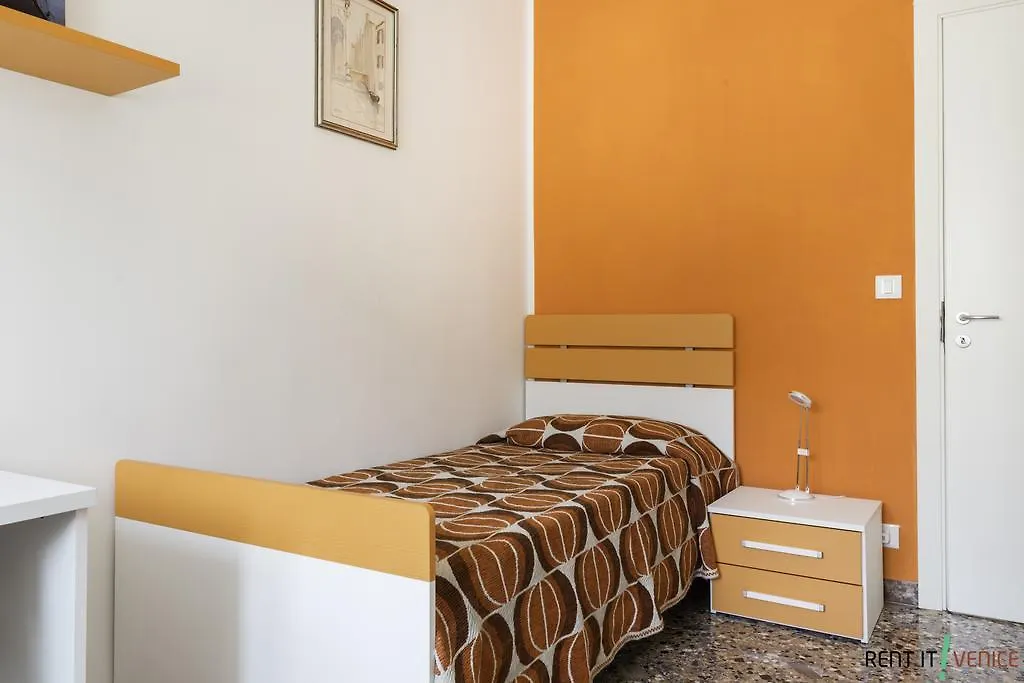 Seven Venice Apartment Mestre 0*,  Italie